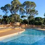Camping Huttopia Forêt De Janas La Seyne-sur-Mer