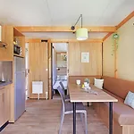 Camping Huttopia Forêt De Janas
