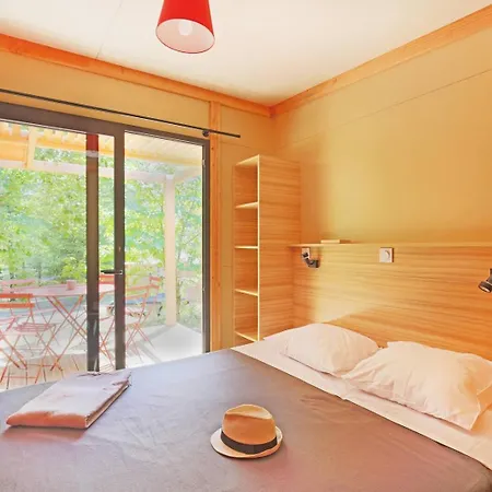 Camping Huttopia Forêt De Janas 4*
