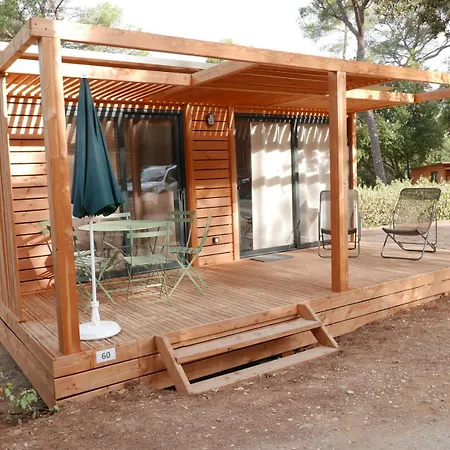 Кемпинг Huttopia Foret De Janas 4*