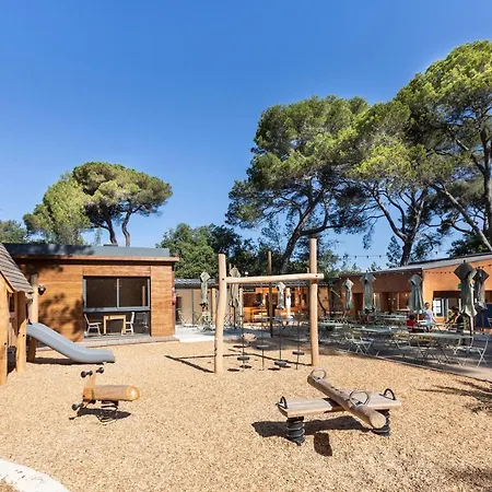 Campsite Huttopia Foret De Janas 4*