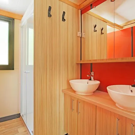 Кемпинг Huttopia Foret De Janas 4*