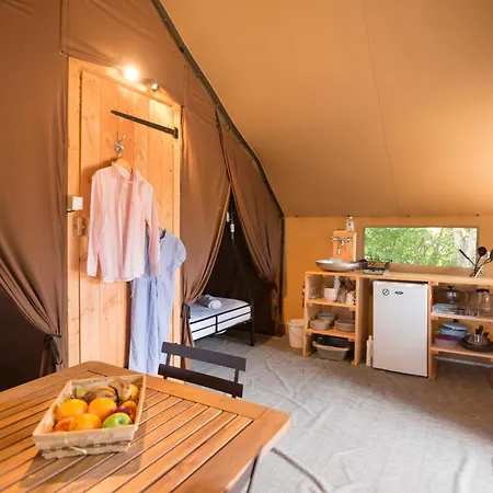 Campsite Huttopia Foret De Janas