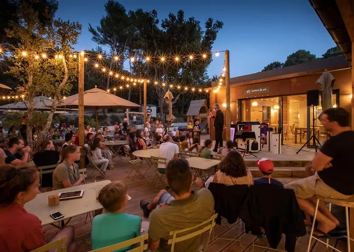 Camping Huttopia Foret De Janas